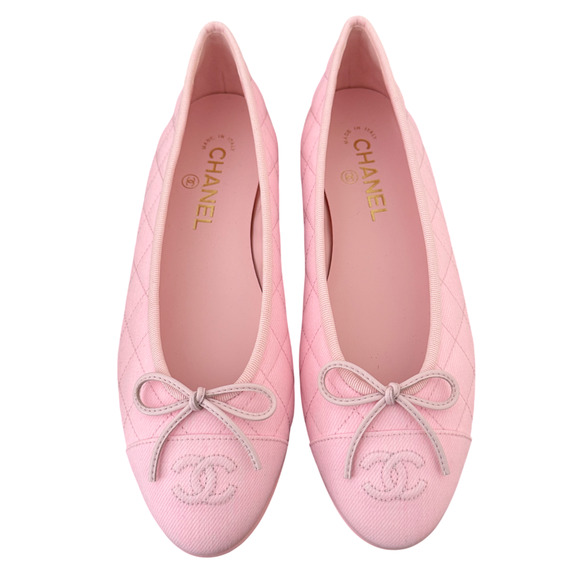 CHANEL Shoes - Chanel 26P Light Pink Denim Quilted CC Logo Bow Tie Ballet Ballerina Flat 38